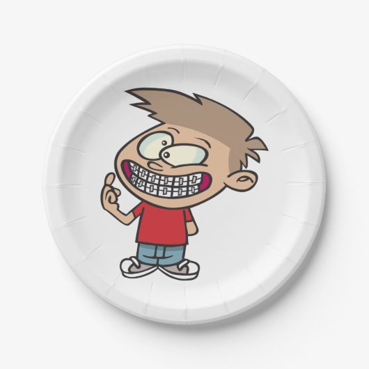 Funny Cartoon Boy mit Braces Smile Pappteller (Vorderseite)