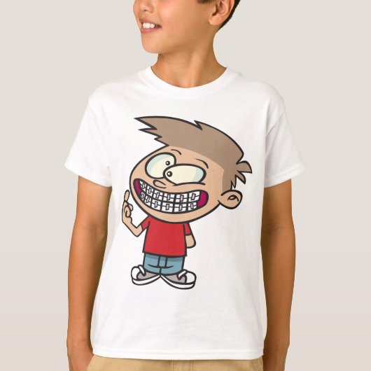Funny Cartoon Boy mit Braces Smile T-Shirt (Vorderseite)