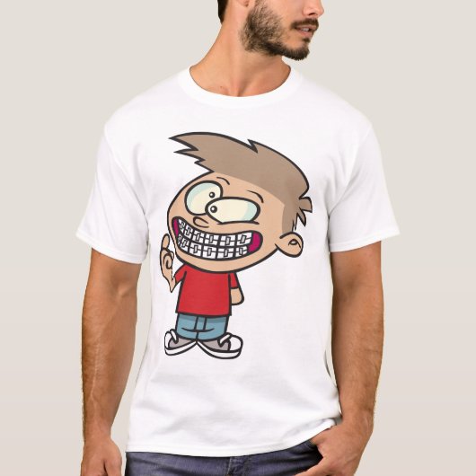 Funny Cartoon Boy mit Braces Smile T-Shirt (Vorderseite)