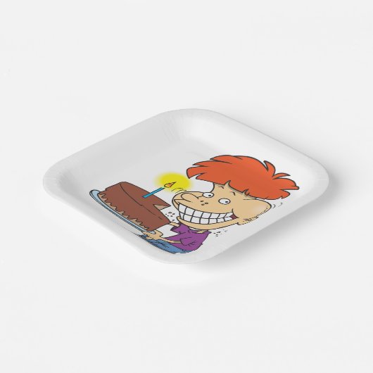 Funny Cartoon Boy with Chocolate Birthday Cake Pappteller (Gewinkelt)