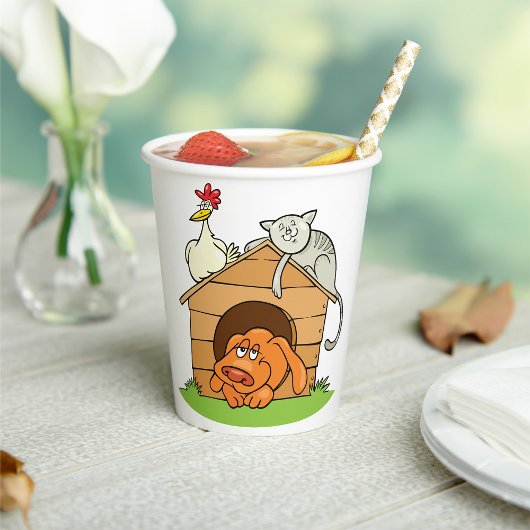 Funny Cartoon Dog Cat and Chicken on Doghouse Pappbecher