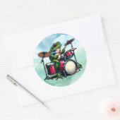 Funny Cartoon Frog spielt Trommeln Runder Aufkleber (Umschlag)