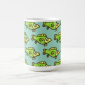 Funny Cartoon Green Fish Drawing Kaffeetasse (Mittel)