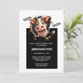 Funny Cartoon Kuh wird überrascht jedes Party Einladung (Stehend Vorderseite)