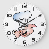 Funny Cartoon Pig Koch mit Hut Große Wanduhr (Vorderseite)