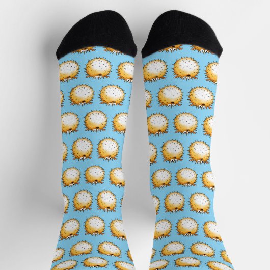 Funny Cartoon Puffer Fish Design Socken (Oben)