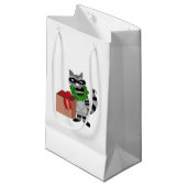 Funny Cartoon Raccoon mit Present Kleine Geschenktüte (Vorderseite Schrägansicht)