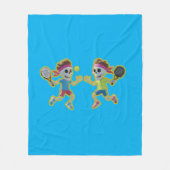 Funny Cartoon Skeletons Playing Padel Tennis – 3D  Fleecedecke (Vorderseite)
