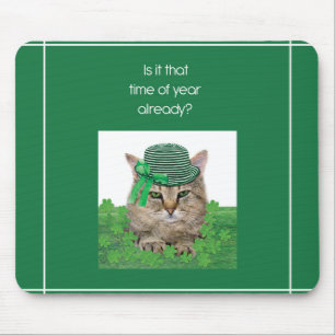 Funny Cat am St. Patrick's Day Mousepad