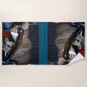 Funny Cat Drink aus Stich, Strandtuch (Vorderseite)