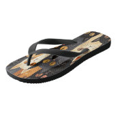 Funny Cat Faces Cartoon in Schwarz und Orange Badesandalen (Schrägansicht)