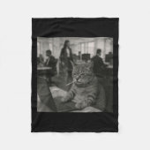 Funny Cat Meme Rauchen Zigarette bei der Arbeit Sp Fleecedecke (Vorderseite)