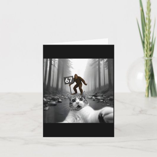 Funny Cat Selfie With Bigfoot 67 Six Seven Meme Me Karte (Vorderseite)