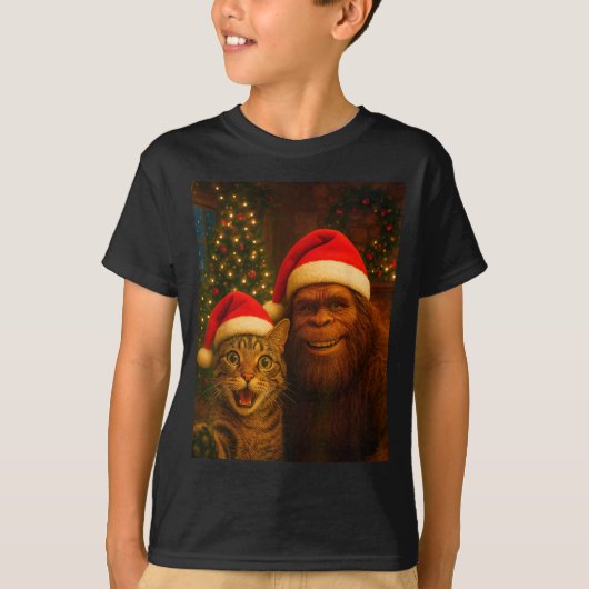 Funny Cat Selfie With Bigfoot Christmas Sasquatch T-Shirt (Vorderseite)