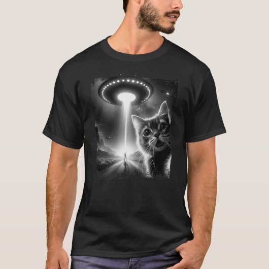 Funny Cat Selfie with UFOs Abduction Aliens T-Shirt (Vorderseite)
