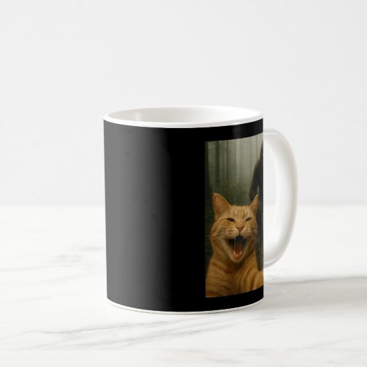 Funny Cat Surprised Happy Selfie With Bigfoot Sasq Kaffeetasse (VorderseiteRechts)