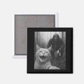 Funny Cat überrascht glücklich Selfie mit Bigfoot Magnet (Vorderseite/Rückseite)