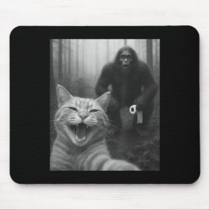 Funny Cat überrascht glücklich Selfie mit Bigfoot Mousepad