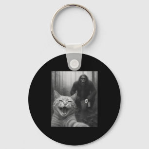 Funny Cat überrascht glücklich Selfie mit Bigfoot  Schlüsselanhänger