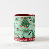 Funny Cat und The Christmas Tree Personalisiert Zweifarbige Tasse (Mittel)