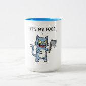 Funny Cat with Axe Zweifarbige Tasse (Mittel)