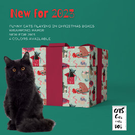 Funny Cats in Christmas Boxes Sage Geschenkpapier
