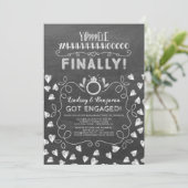 Funny Chalkboard Style Endlich Engagement Party Einladung (Stehend Vorderseite)