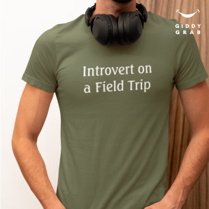Funny Character Quote Einführung auf einer Feldrei T-Shirt