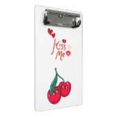 Funny Cherries in der Liebe. Mini Klemmbrett (Schrägansicht)