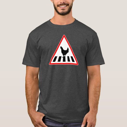 Funny Chicken Crossing Road T-Shirt (Vorderseite)