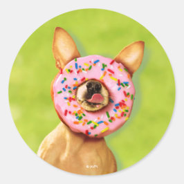 Funny Chihuahua Hund mit Sprinkle Donut auf Nase Runder Aufkleber