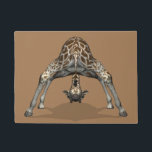 Funny Childish Giraffe Fußmatte<br><div class="desc">wie Kinder Liebe haben: die Welt von einer anderen Perspektive aus zu sehen</div>