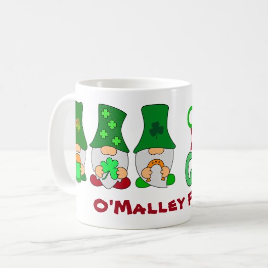 Funny Chillin mit My Gnomies St Patricks Day Kaffeetasse (Vorderseite Links)