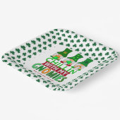 Funny Chillin mit My Gnomies St Patricks Day Pappteller (Gewinkelt)