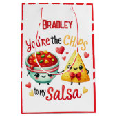 Funny Chips to My Salsa Valentine's Day Add Name Mittlere Geschenktüte (Vorderseite)