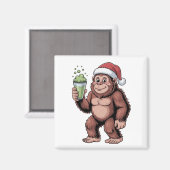 Funny Christmas Bigfoot Holding Matcha Magnet (Vorderseite/Rückseite)
