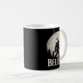 Funny Christmas Bigfoot Santa Hat Moon Sasquatch K Kaffeetasse (VorderseiteRechts)