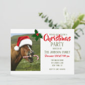 Funny Christmas horse with Santa Smiling Einladung (Stehend Vorderseite)