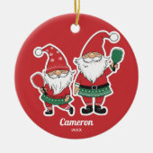Funny Christmas Pickleball Gnomes, Ihr Foto Text Keramik Ornament (Vorne)