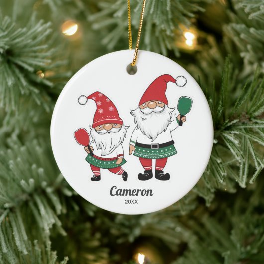 Funny Christmas Pickleball Gnomes, Ihr Foto Text Keramik Ornament (Baum)
