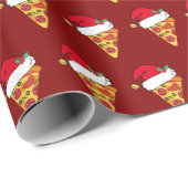 Funny Christmas Pizza Slices in Weihnachtsmannmütz Geschenkpapier (Rolleneckpunkt)