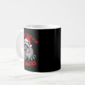 Funny Christmas Raccoon Shirt I'm Just Here For Th Kaffeetasse (Vorderseite Links)