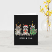 Funny Christmas Racoon - Feral But Festive  Karte (Gelbe Blume)