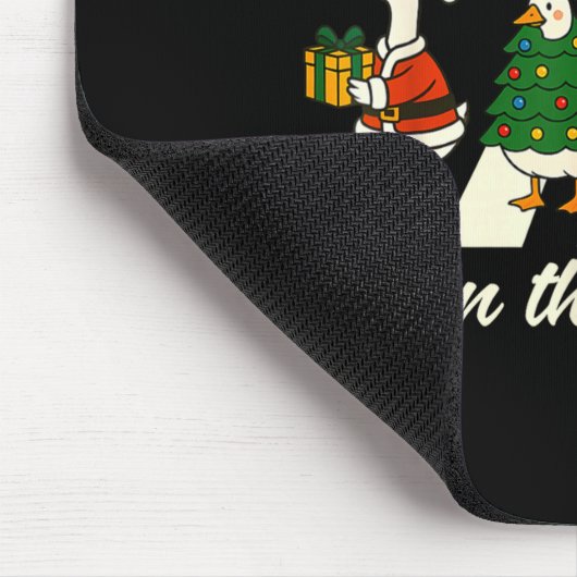 Funny Christmas Silly Goose Meme Festive Goose On Mousepad (Ecke)