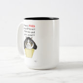 Funny Chubby Tabby Cat Box Zweifarbige Tasse (Vorderseite Links)