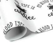 Funny Coffee Lovers Design. Mein Bluttyp ist Kaffe Geschenkpapier (Rolleneckpunkt)