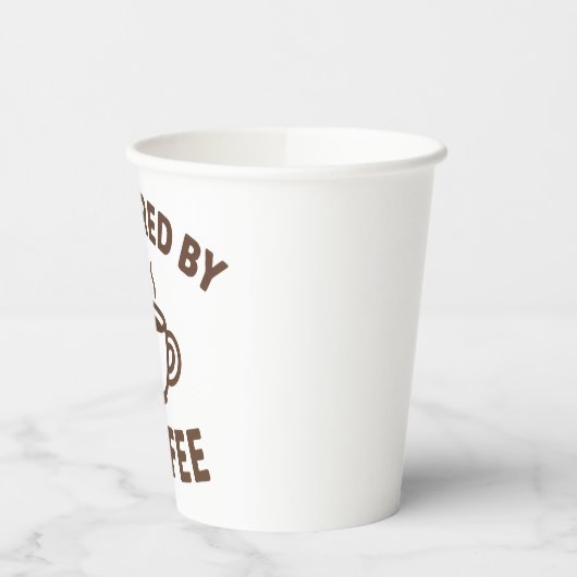 Funny Coffee Tasse - Design "Powered by Coffee" Pappbecher (Links)