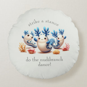 Funny Colorful Dancing Nudibranchs und Korallen Rundes Kissen