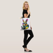 Funny Colorful Ostersonne Grafik Design Tasche (Am Model)