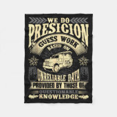 Funny Concrete Finisher We Do Presicion Guess Work Fleecedecke (Vorderseite)
